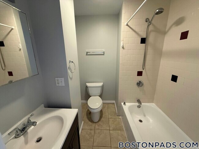 50 Franklin St, Unit 820