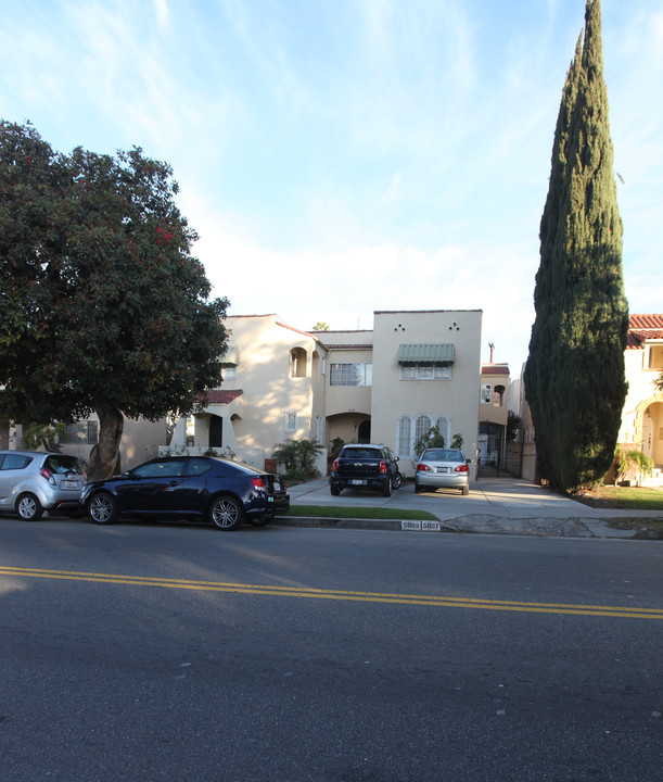 5007 Franklin Ave in Los Angeles, CA - Building Photo