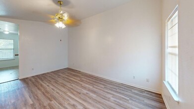 204 W Truman Ave in Copperas Cove, TX - Building Photo - Building Photo