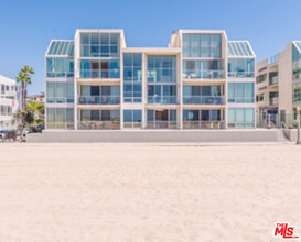 5205 Ocean Front Walk-Unit -203 in Marina Del Rey, CA - Foto de edificio - Building Photo