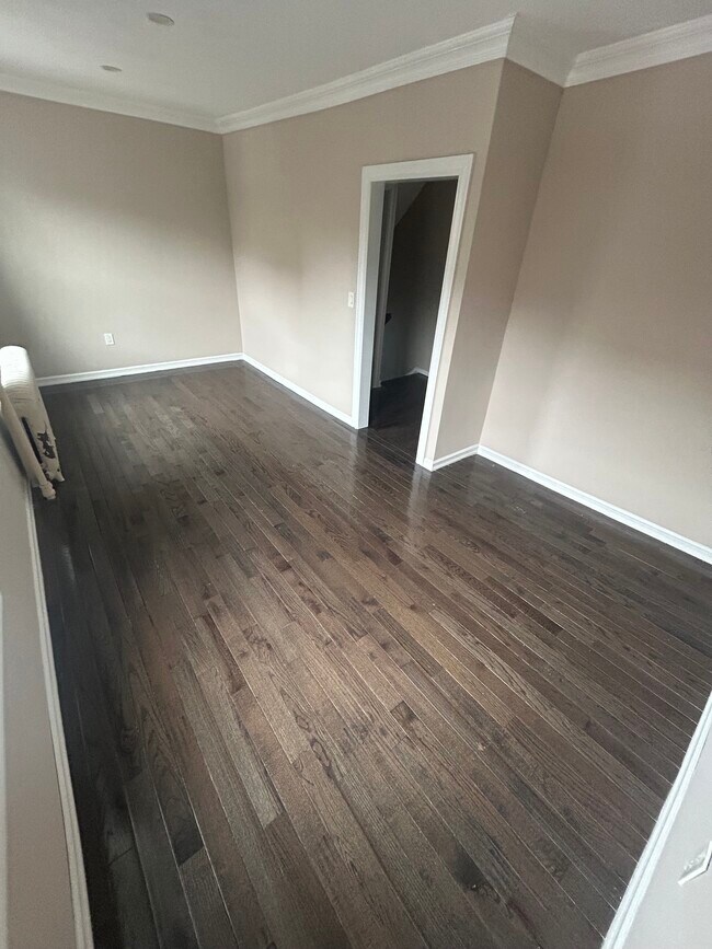 122 Terrace Ave in Hempstead, NY - Building Photo - Building Photo