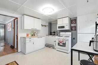 49 Delafield St in Poughkeepsie, NY - Building Photo - Building Photo