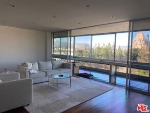 2220 Ave of the Stars in Los Angeles, CA - Building Photo - Building Photo