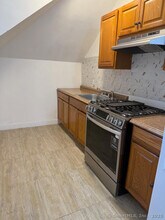 14 Cerretta St in Stamford, CT - Foto de edificio - Building Photo