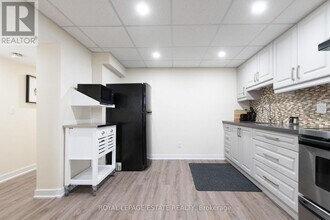 5 Barlow Rd in Toronto, ON - Building Photo - Building Photo