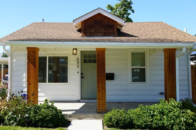 645 Newton St in Denver, CO - Building Photo - Building Photo