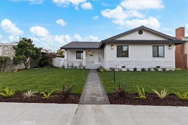 23217 Anza Ave in Torrance, CA - Foto de edificio - Building Photo