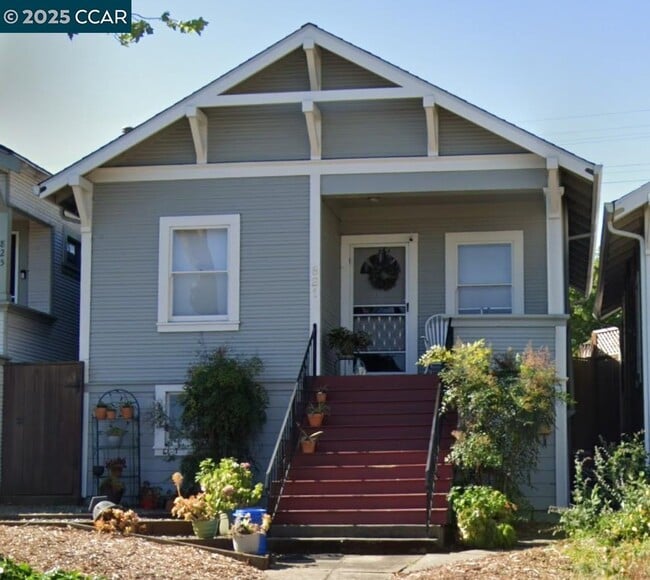 property at 821 Virginia St