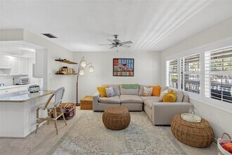 650 Pinellas Point Dr S in St. Petersburg, FL - Building Photo - Building Photo