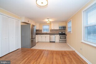 15 Cranbury Rd in West Windsor Township, NJ - Building Photo