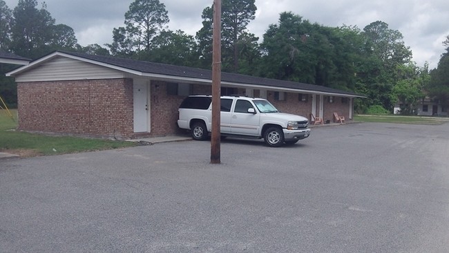 Gateway Village in Hinesville, GA - Foto de edificio - Building Photo