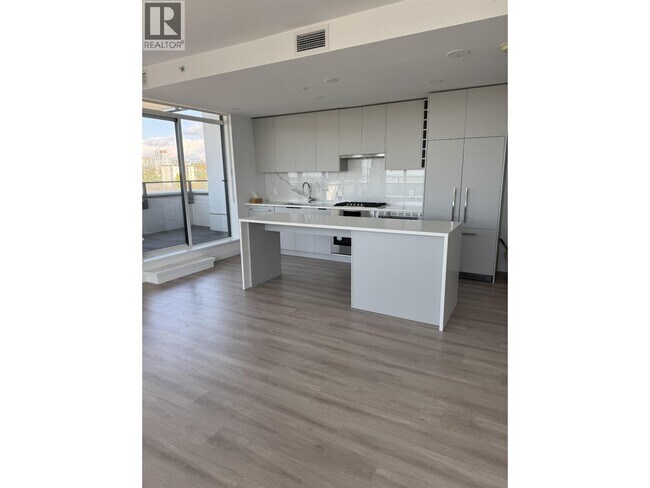 823 Carnarvon St in New Westminster, BC - Building Photo - Building Photo