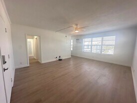 600 N Birch Rd in Fort Lauderdale, FL - Building Photo
