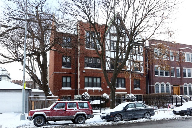 7010 N Ashland in Chicago, IL - Foto de edificio - Building Photo