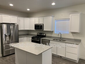 2227 Chestnut Dr in West Haven, UT - Building Photo - Building Photo