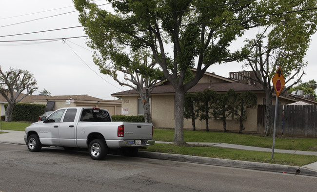 921 N Citron St in Anaheim, CA - Building Photo - Building Photo