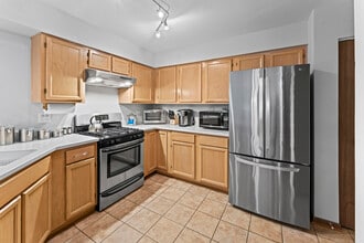 34 Coolidge Ct in Streamwood, IL - Building Photo - Building Photo