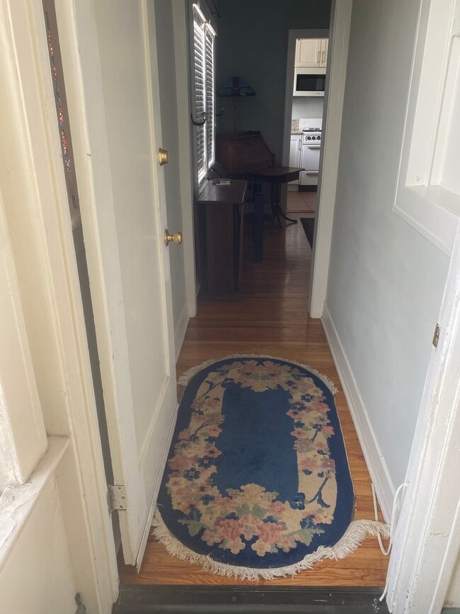 737 N Alfred St, Unit 737Apt.2 in West Hollywood, CA - Building Photo - Building Photo
