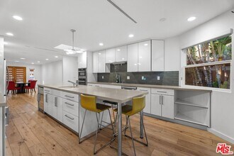 4136 Greenbush Ave in Los Angeles, CA - Building Photo - Building Photo