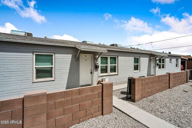property at 907 N 22nd Pl