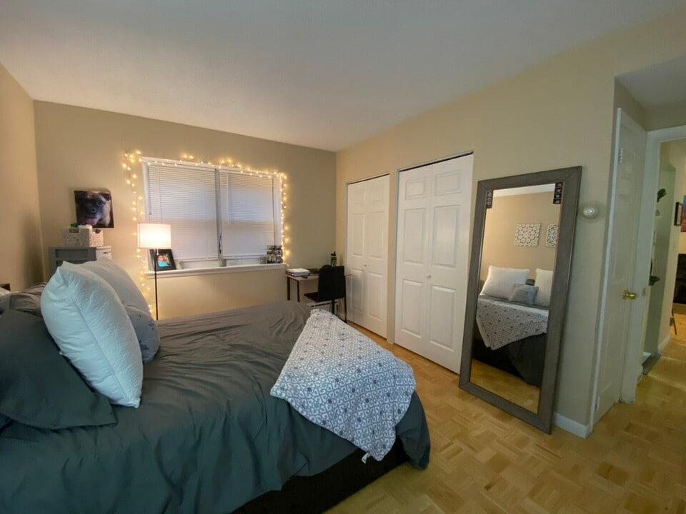 21 Summit Ave in Brookline, MA - Building Photo