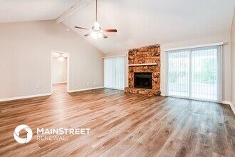 12845 Julington Forest Dr E in Jacksonville, FL - Foto de edificio - Building Photo