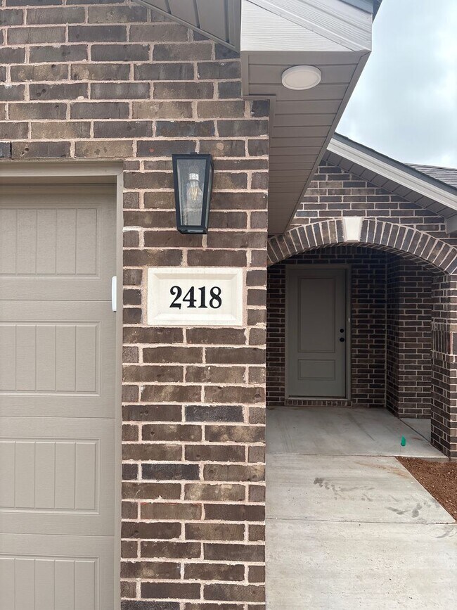 2418 Aberdeen Ave in Wolfforth, TX - Building Photo - Building Photo