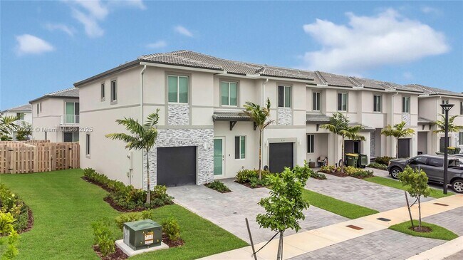 725 SE 14th Ct in Homestead, FL - Building Photo - Building Photo