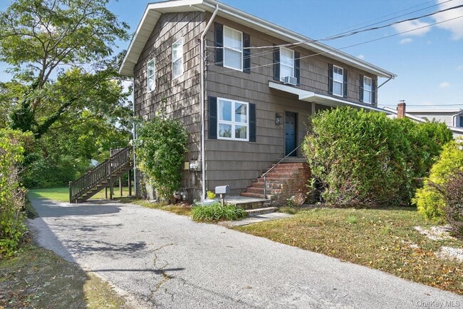 property at 22 8th St