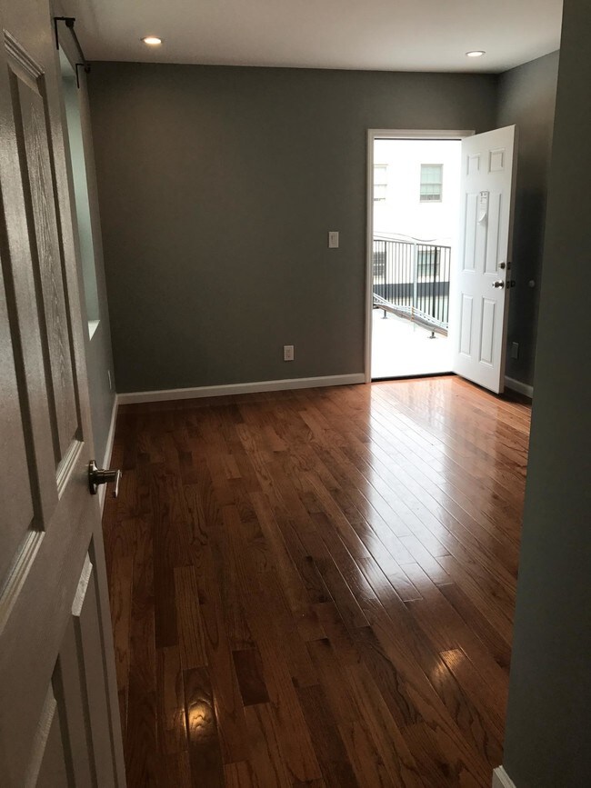1215 Green St photo'