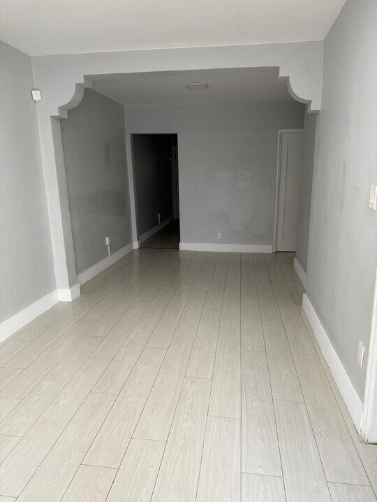 1736 SW 21st St in Miami, FL - Building Photo