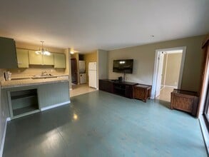 3740 Lower Honoapiilani Rd in Lahaina, HI - Foto de edificio - Building Photo