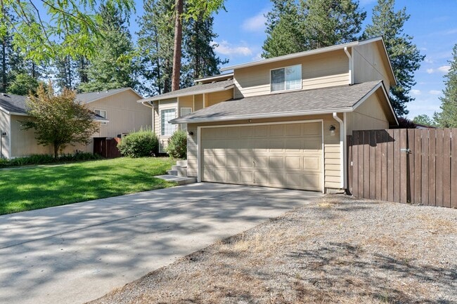 5303 E Woodland Dr in Post Falls, ID - Building Photo - Building Photo