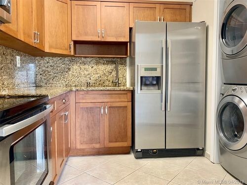 5731 NW 37th St in Virginia Gardens, FL - Building Photo - Building Photo