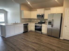 220 Faded Rose Ln in Toney, AL - Building Photo - Building Photo