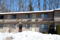 Halfmoon Court Apartments in Clifton Park, NY - Foto de edificio - Building Photo