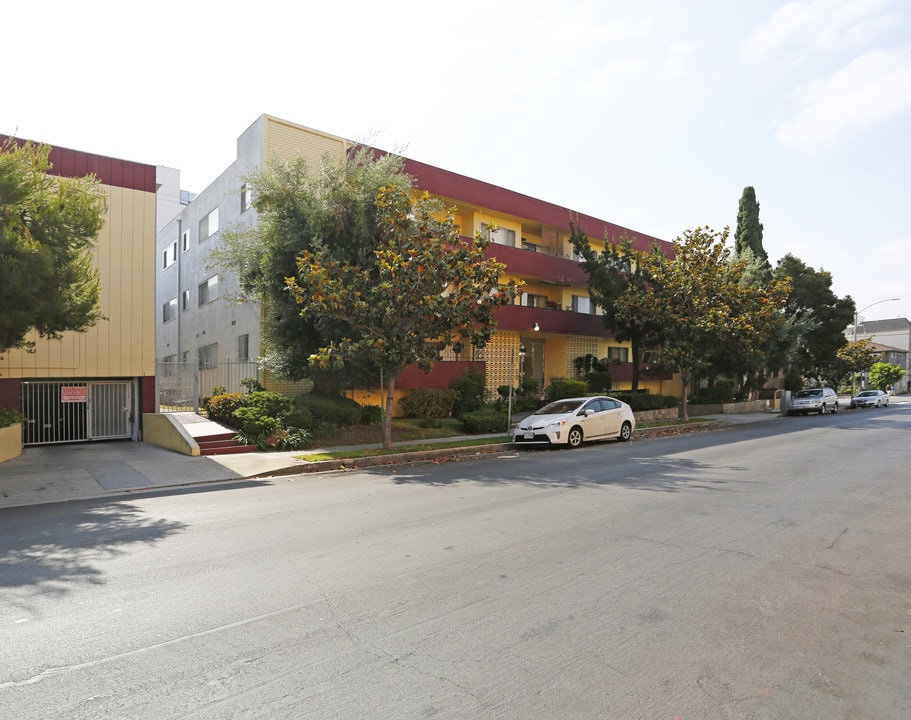 740 S St Andrews Pl in Los Angeles, CA - Foto de edificio