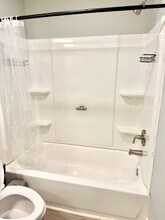 2004 Fort Pemberton Ct in Dumfries, VA - Foto de edificio - Building Photo