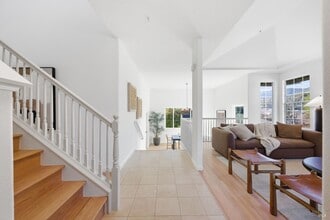 15 Aaron Dr in Novato, CA - Building Photo - Building Photo