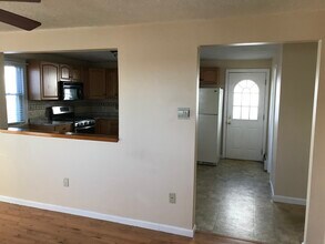 375 Lowell St in Manchester, NH - Building Photo - Building Photo