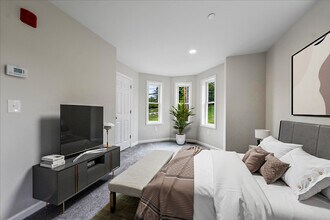 62 N Main St in Westford, MA - Foto de edificio - Building Photo