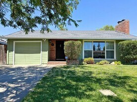 1251 Middlefield Ave in Stockton, CA - Building Photo