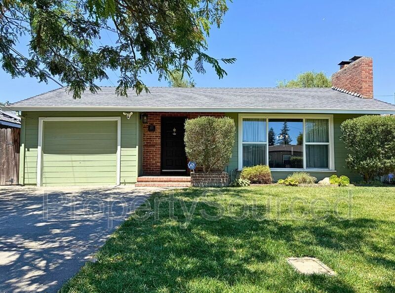 1251 Middlefield Ave in Stockton, CA - Building Photo