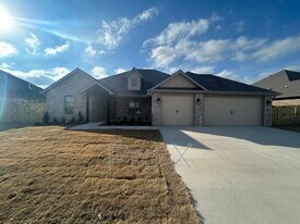 2401 Salmon St in Pea Ridge, AR - Building Photo