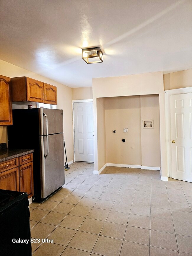 124 Division St in Waterbury, CT - Building Photo - Building Photo