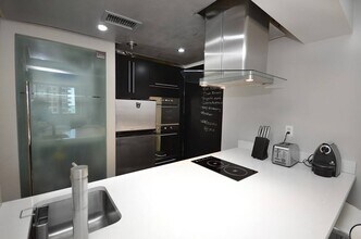 540 Brickell Key, Unit 803 in Miami, FL - Foto de edificio - Building Photo