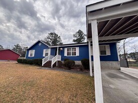 402 Lancaster Ct in Jacksonville, NC - Building Photo