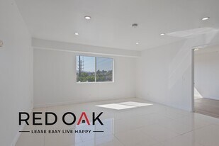 3540 Fletcher Dr, Unit 201 in Los Angeles, CA - Building Photo