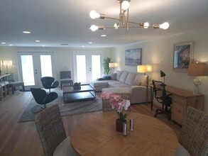 1203 Lyric Ln in Sarasota, FL - Building Photo - Building Photo