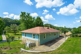 1032 S Seminole Dr in Chattanooga, TN - Building Photo - Building Photo